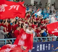 关于足球巨星荣耀重燃,球场上燃起别样火花的信息 关于足球巨星荣耀重燃,球场上燃起别样火花的信息