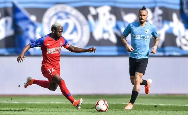 包含大连一方客场平上海申鑫，保持不败的词条