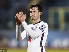 拜仁中场巨星因红牌遭禁赛,球队备战雪藏实力 拜仁中场巨星因红牌遭禁赛,球队备战雪藏实力